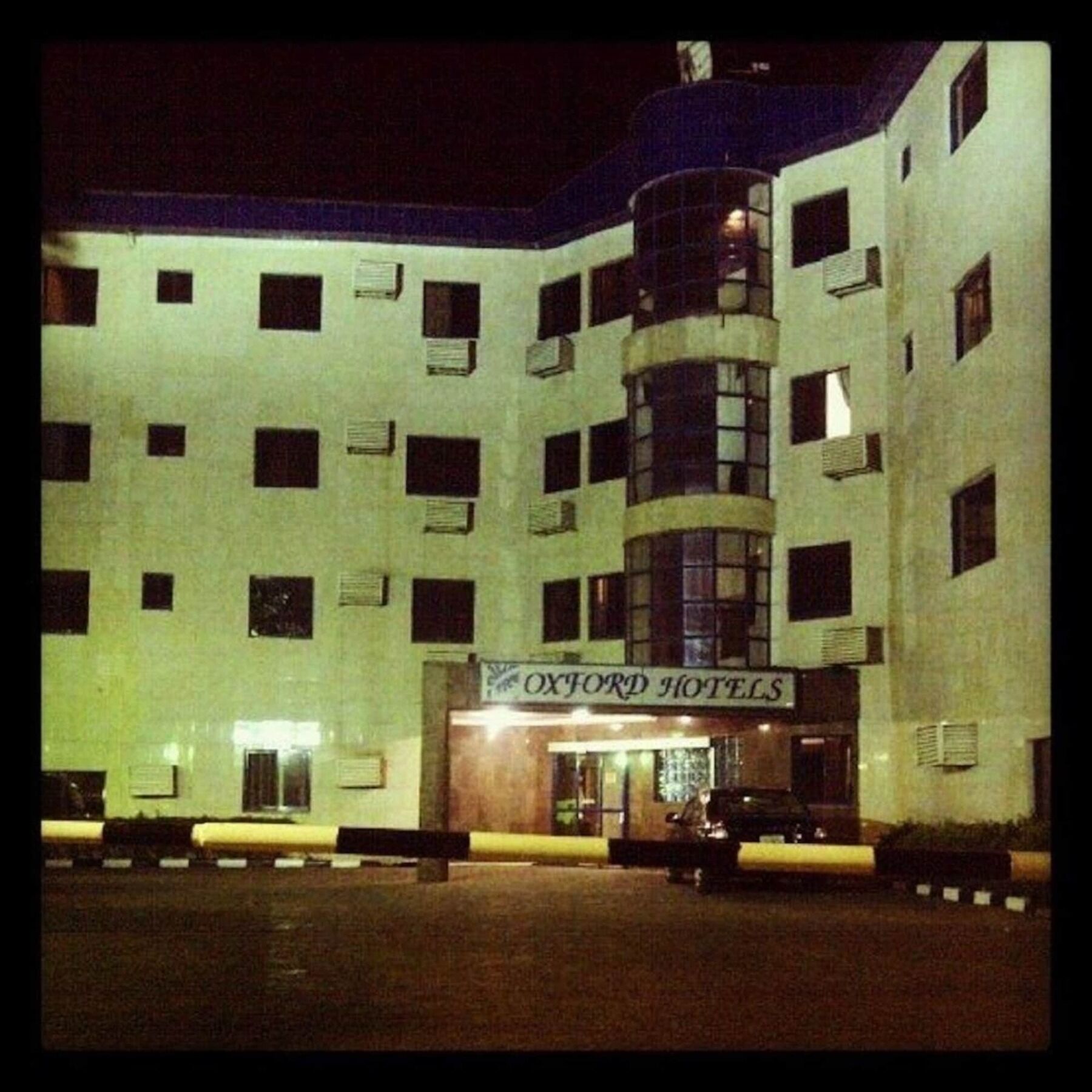 Oxford Hotel Abuja Esterno foto